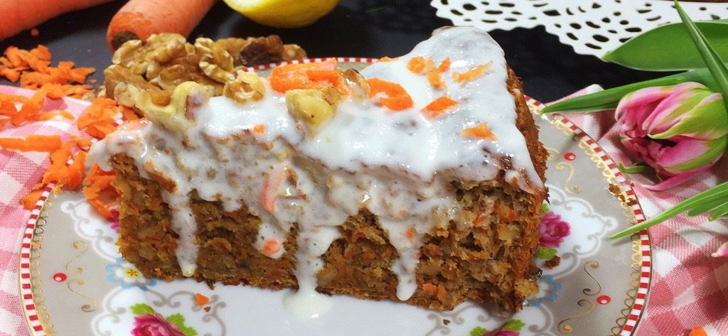 Saftiger Möhren-Nuss-Kuchen - Vergissmeinnnicht