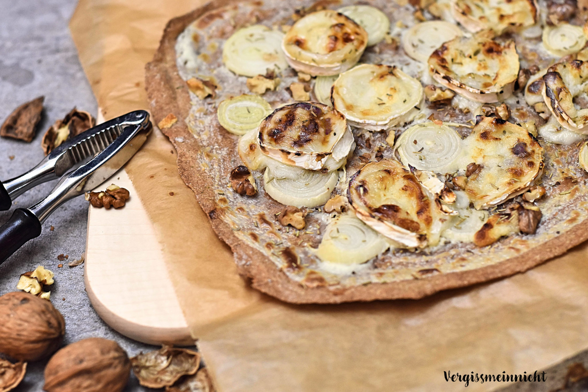 flammkuchen-mit-ziegenkaese-und-walnuessen - Vergissmeinnnicht