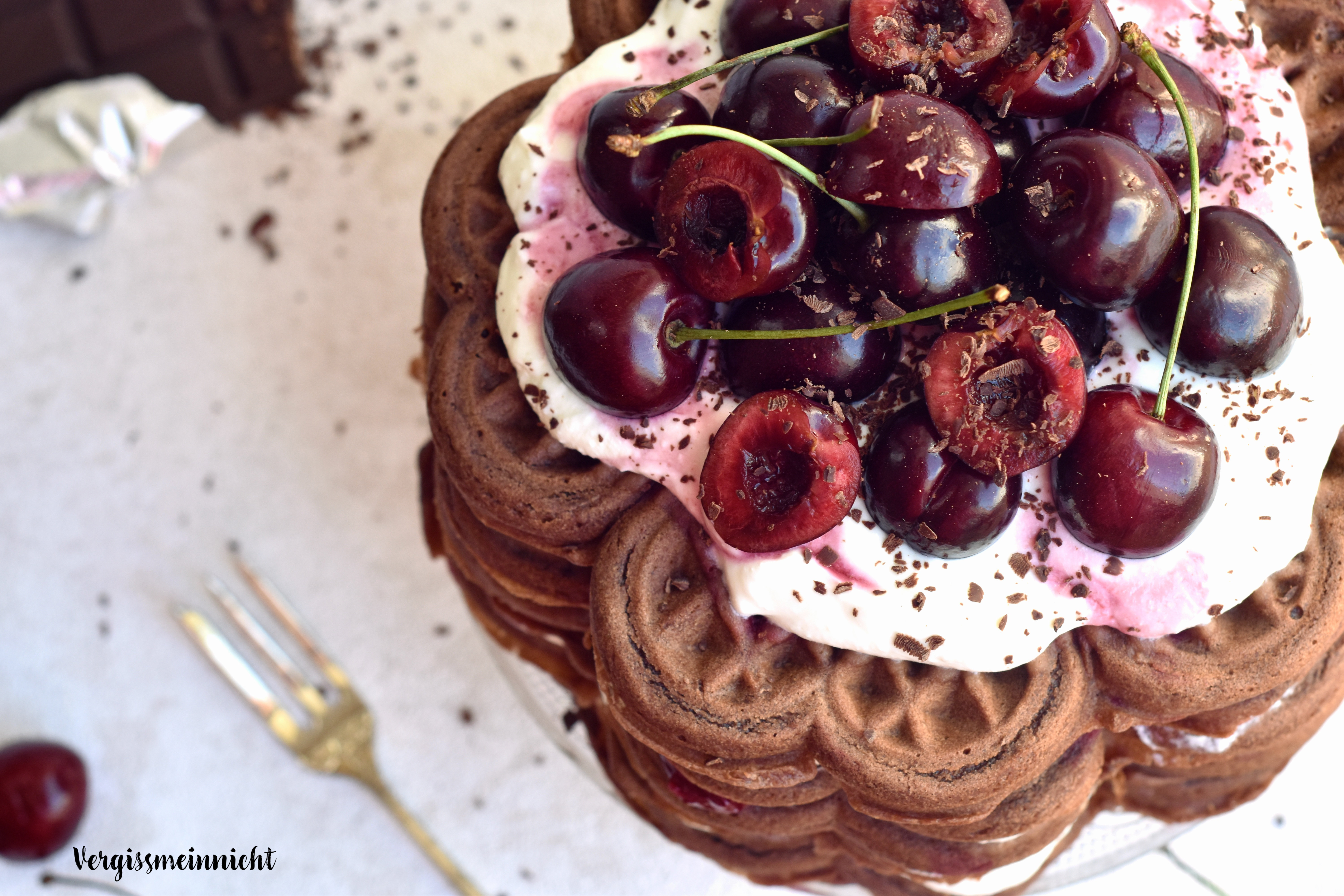 Schwarzwälder Kirsch Waffel Torte8 - Vergissmeinnnicht