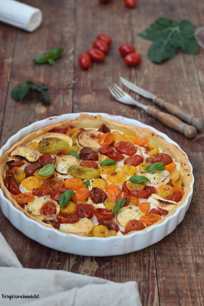 Tarte mit bunten Tomaten und Ziegenkäse - Vergissmeinnnicht