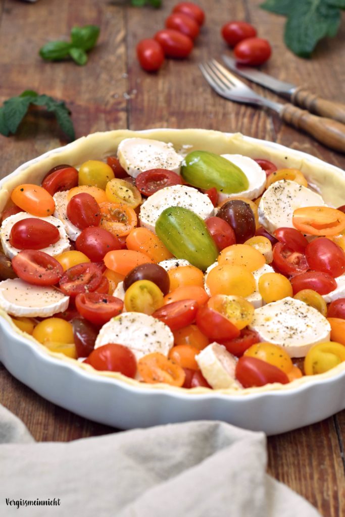 Tarte mit bunten Tomaten und Ziegenkäse - Vergissmeinnnicht