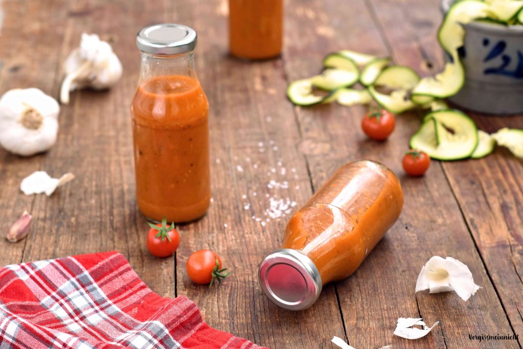 Tomatensoße, selbstgemacht aus frischen gegrillten Tomaten